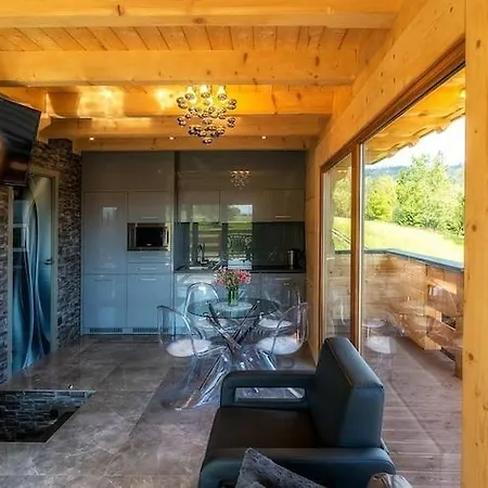 別荘 Luxury Villa, Pool, Sauna, Jacuzzi ノヴィ・タルク