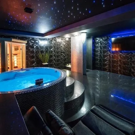別荘 Luxury Villa, Pool, Sauna, Jacuzzi
