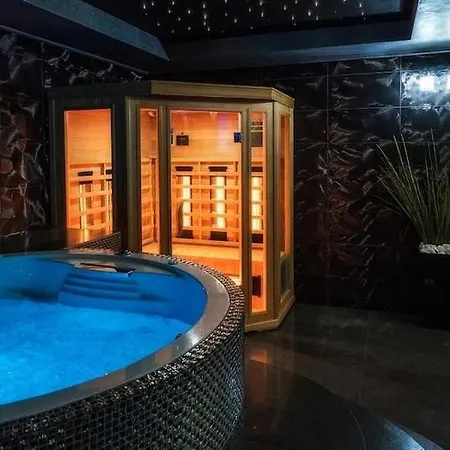 Luxury Villa, Pool, Sauna, Jacuzzi 別荘 *