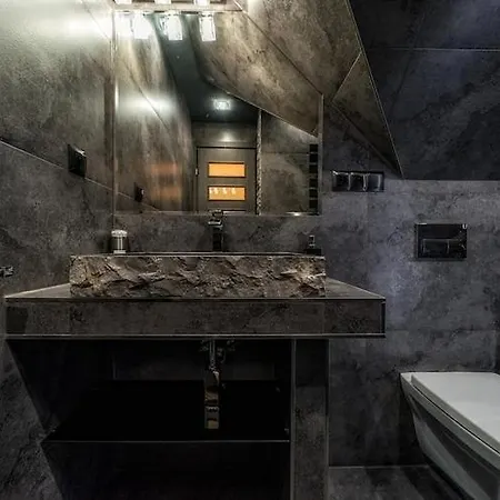 別荘 Luxury Villa, Pool, Sauna, Jacuzzi ノヴィ・タルク